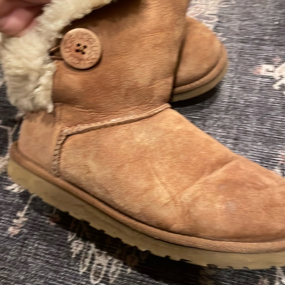 Women’s size 9 UGG boots